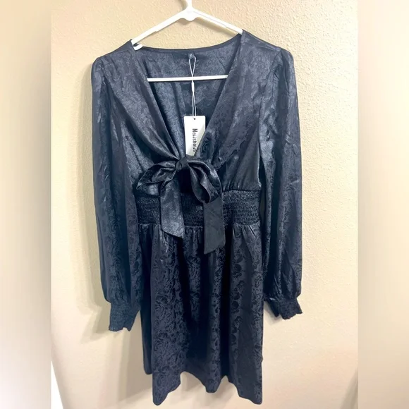 Newshows Medium Black Dress Brand New With Tags - Picture 1 of 3